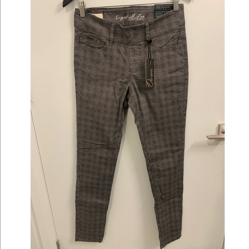 2/$50 Denim Society: Olivia Pull-On Jeggings - Picture 4 of 9
